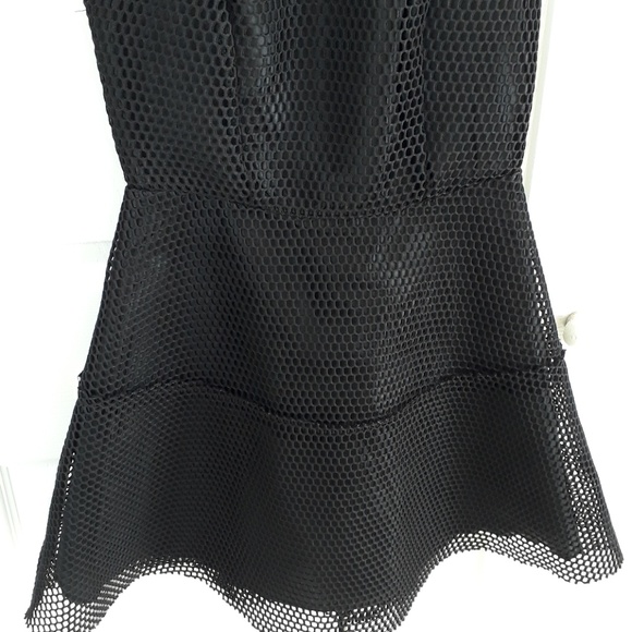 black dress - Picture 4 of 4